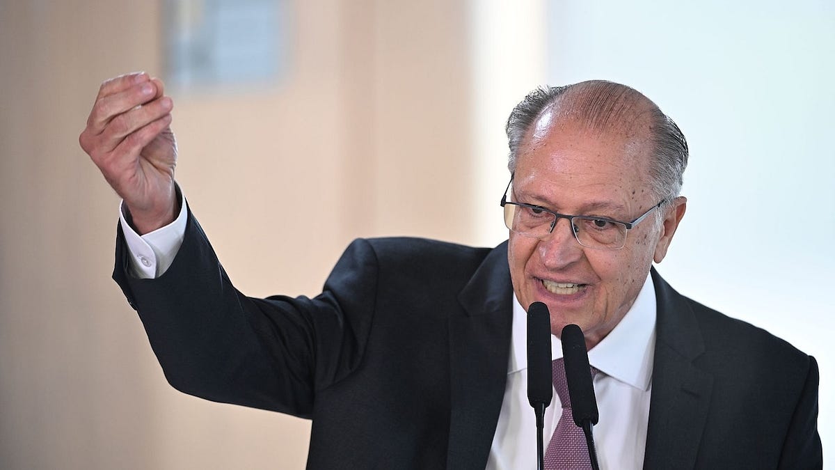 Alckmin: quem defende ditadura não devia ser candidato