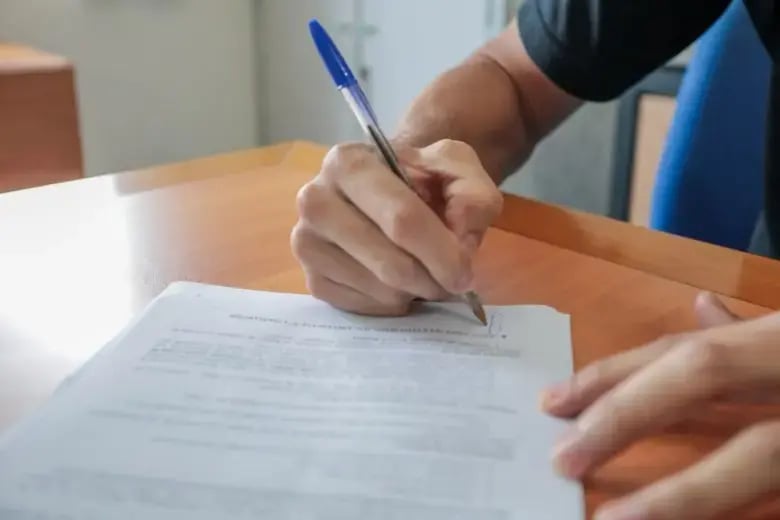 Descubra os cargos que requerem ensino médio e superior no concurso da Educação