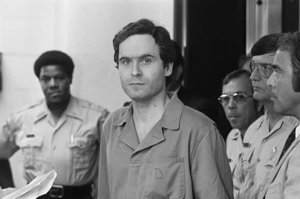 DNA liga Ted Bundy a assassinato de adolescente de 17 anos em 1974