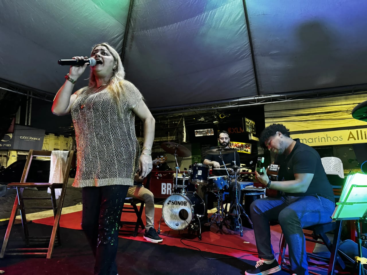 Sarau Brasilidades destaca a MPB e coloca o público no centro do Mercado Cultural