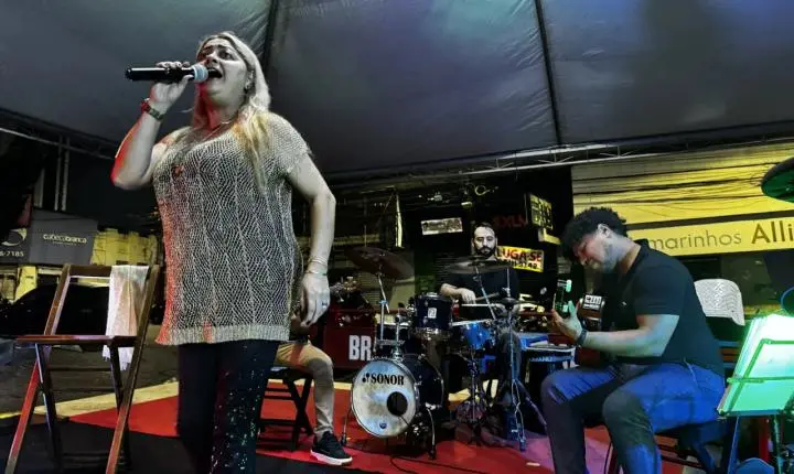 Sarau Brasilidades destaca a MPB e coloca o público no centro do Mercado Cultural
